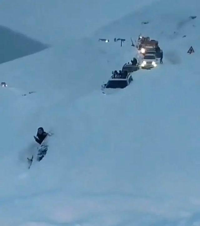 西藏墨脱雪崩已致8人遇难,当地人:事发地被称为“鬼门关”,被埋被困人员或为游客(图3) 西藏墨脱雪崩已致8人遇难,当地人:事发地被称为“鬼门关”,被埋被困人员或为游客(图3)