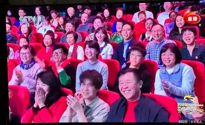 春晚现场观众不戴口罩，传递了怎样的信号？(图2)