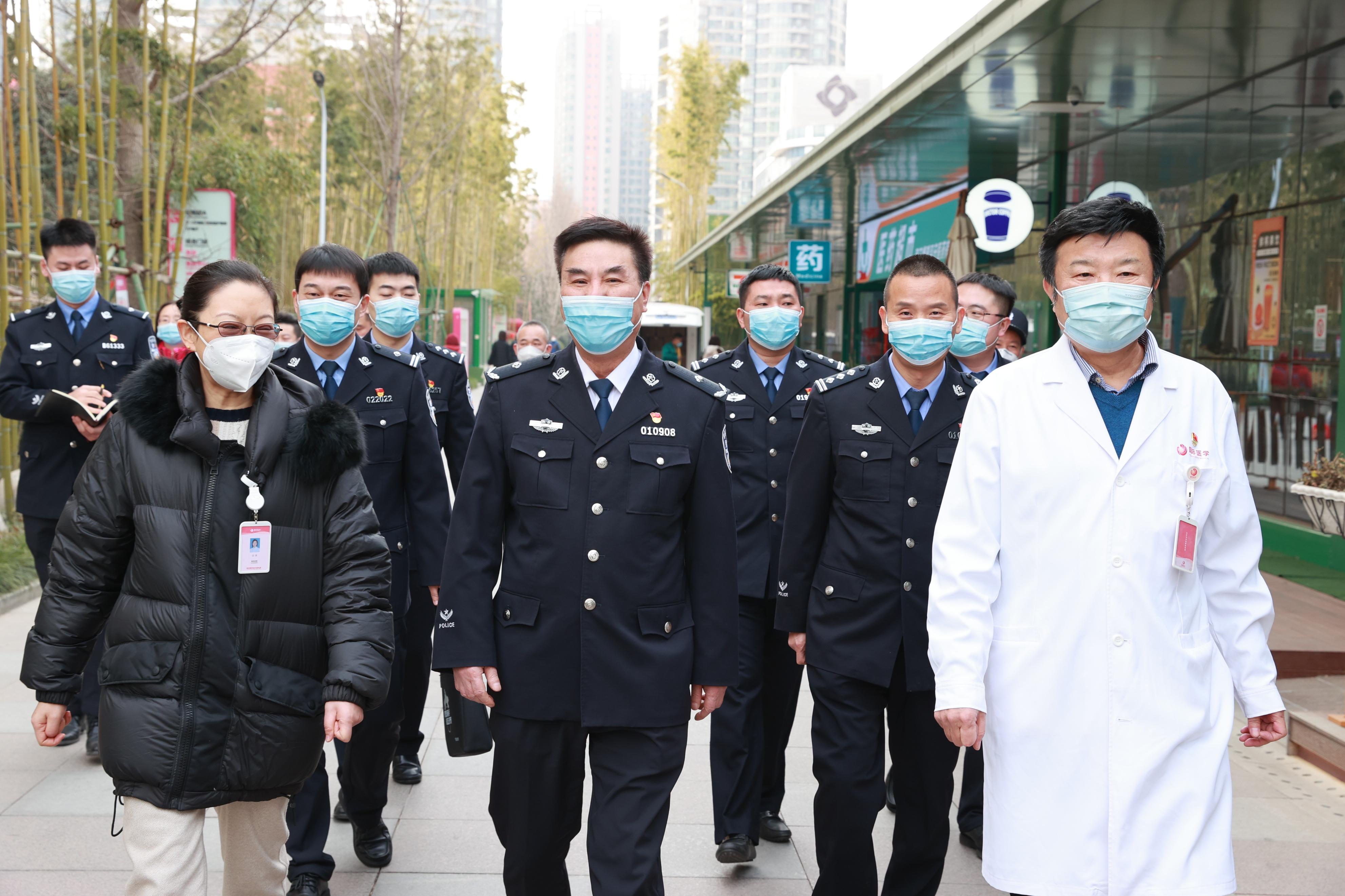 暖心服务建言商办 西安高新公安在行动(图3) 暖心服务建言商办 西安高新公安在行动(图3)