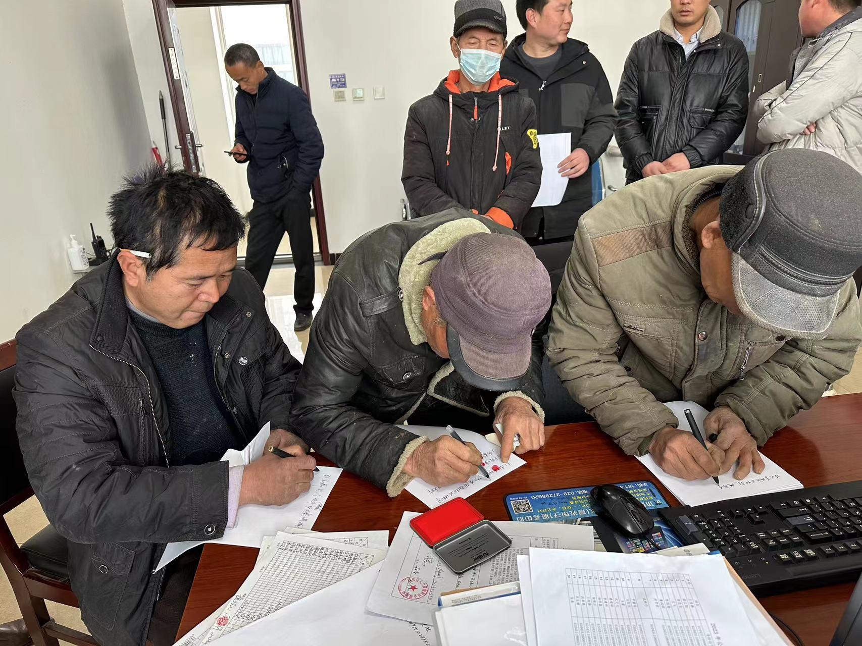 武功公安为30名劳动者追回拖欠工资13万余元(图2) 武功公安为30名劳动者追回拖欠工资13万余元(图2)