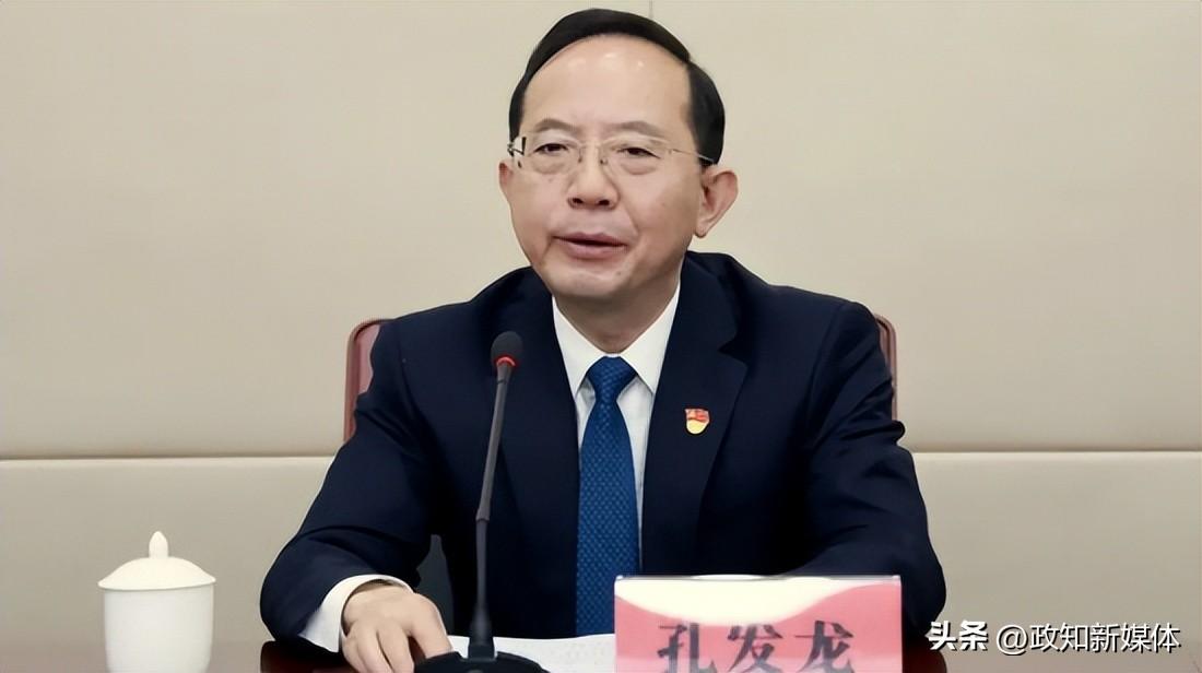 “失踪”半个月后,去年退休的省联社原掌门人证实被查(图1) “失踪”半个月后,去年退休的省联社原掌门人证实被查(图1)