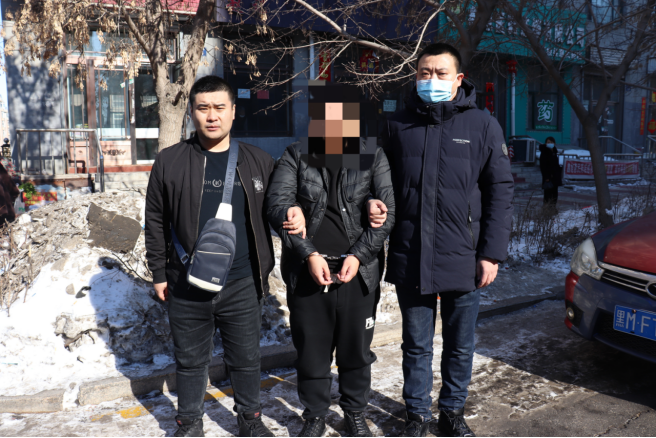 酒后莫开车,碰瓷大奔在等你(图2) 酒后莫开车,碰瓷大奔在等你(图2)