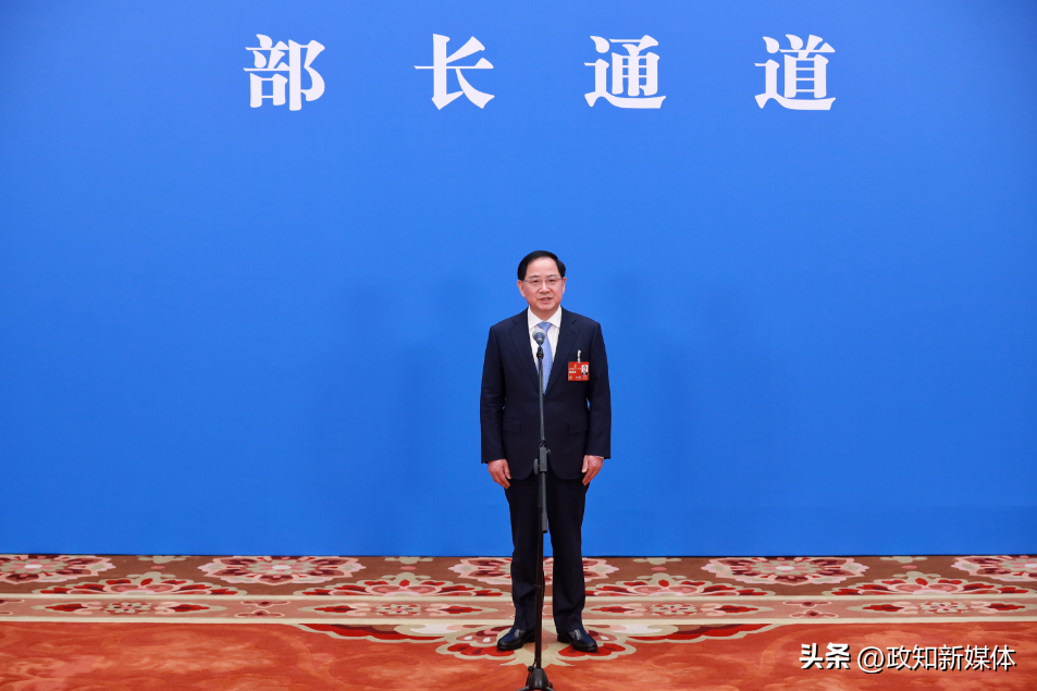 首场“部长通道”有“新面孔”!曾是“国产大飞机掌门人”(图3) 首场“部长通道”有“新面孔”!曾是“国产大飞机掌门人”(图3)