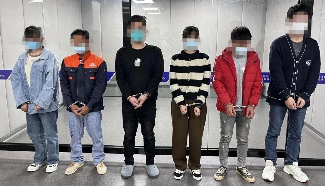 涉案赌客3000余人,涉赌资金达1200余万元,警方破获特大网络赌博案(图1) 涉案赌客3000余人,涉赌资金达1200余万元,警方破获特大网络赌博案(图1)