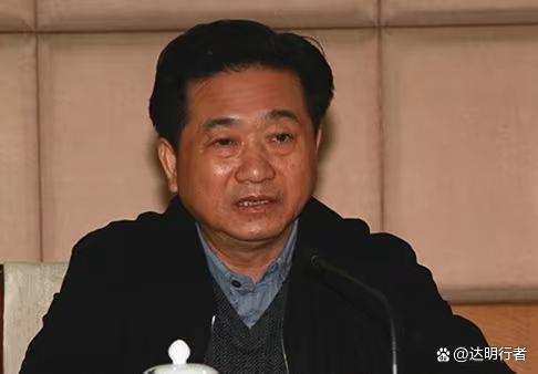 江西一正厅级干部退休五年后通报被查,只要违纪违法退休也难幸免(图2) 江西一正厅级干部退休五年后通报被查,只要违纪违法退休也难幸免(图2)