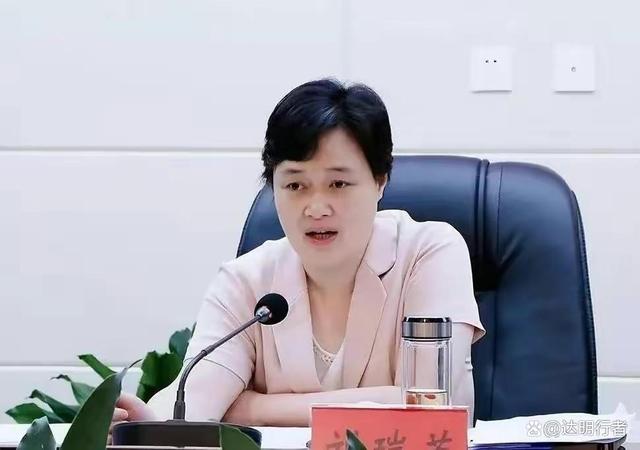 江西一正厅级干部退休五年后通报被查,只要违纪违法退休也难幸免(图4) 江西一正厅级干部退休五年后通报被查,只要违纪违法退休也难幸免(图4)