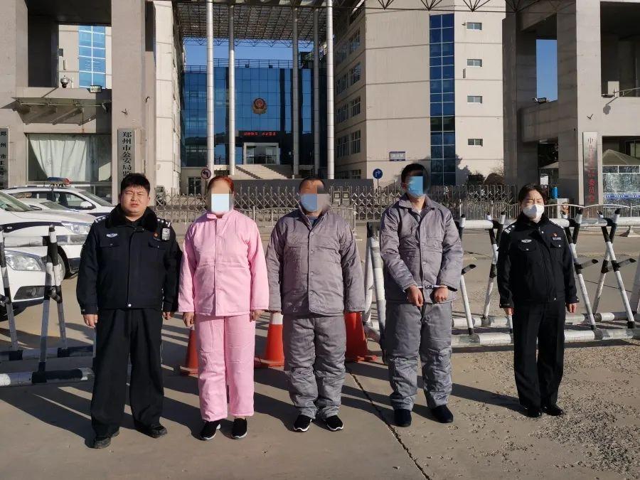 郑州警方端掉3处窝点，抓获15人！(图3)