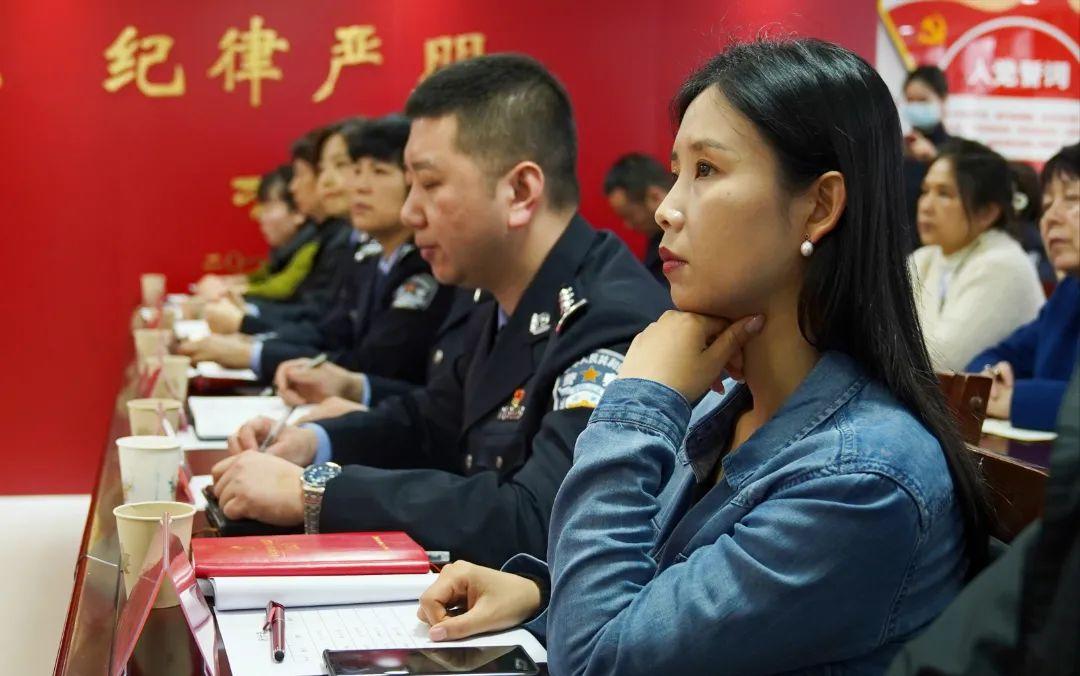 【西安碑林公安】“三大”建铁军 | 社区民警大比武 练就服务好本领(图3) 【西安碑林公安】“三大”建铁军 | 社区民警大比武 练就服务好本领(图3)