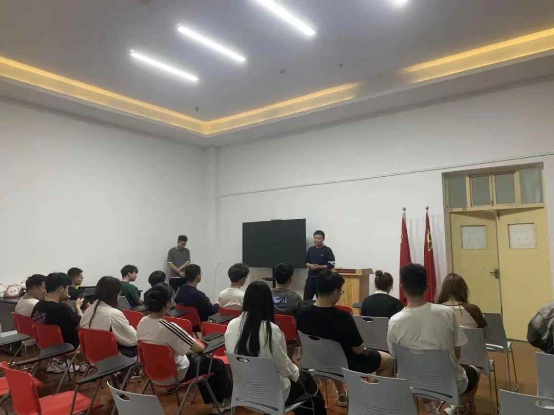 警察穿便服走进大学招聘“刷单兼职”,看看多少人“中招”。事发西安(图4) 警察穿便服走进大学招聘“刷单兼职”,看看多少人“中招”。事发西安(图4)