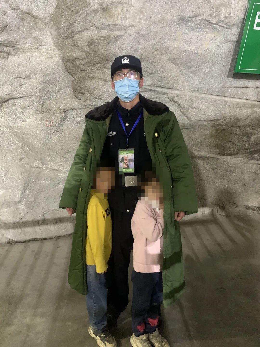 【节日我在岗】西岳最美“警”色 暖心警事在华山景区持续上演(图5) 【节日我在岗】西岳最美“警”色 暖心警事在华山景区持续上演(图5)