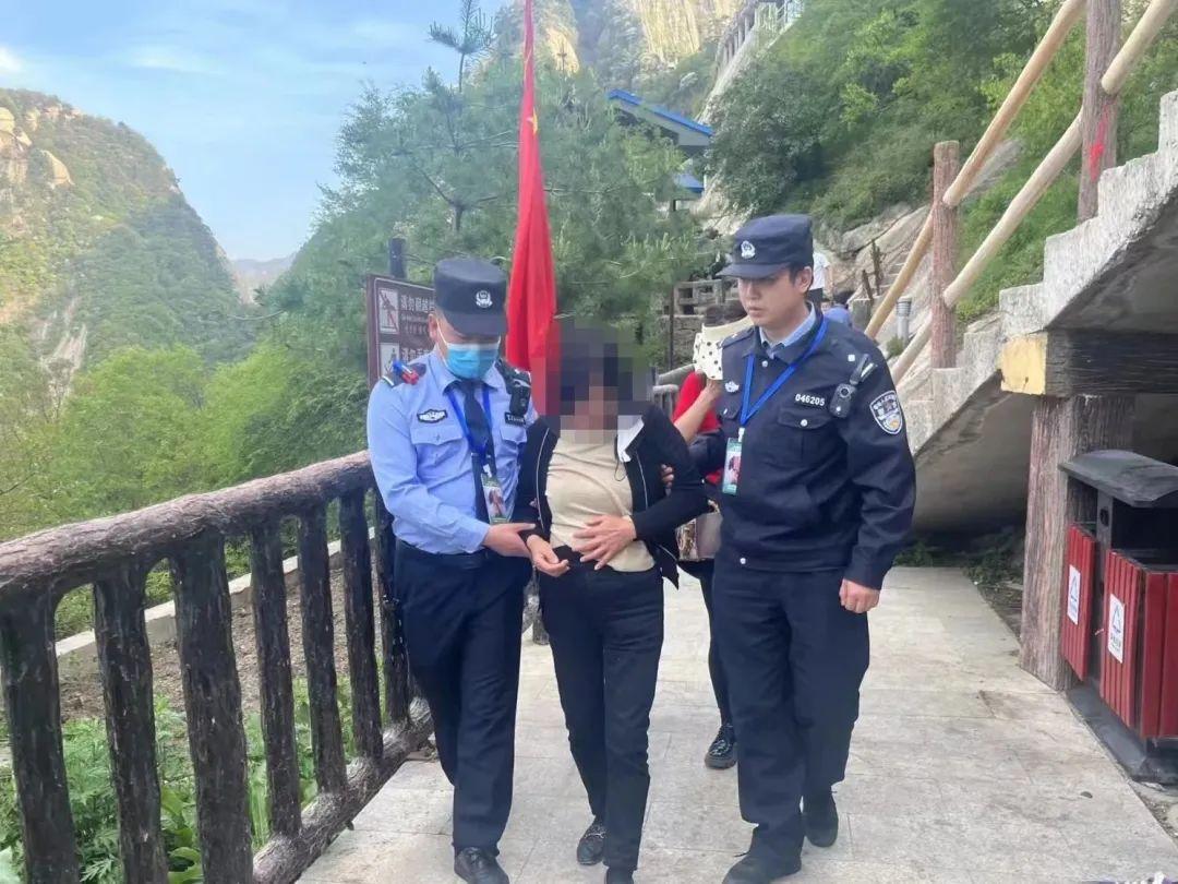 【节日我在岗】西岳最美“警”色 暖心警事在华山景区持续上演(图8) 【节日我在岗】西岳最美“警”色 暖心警事在华山景区持续上演(图8)