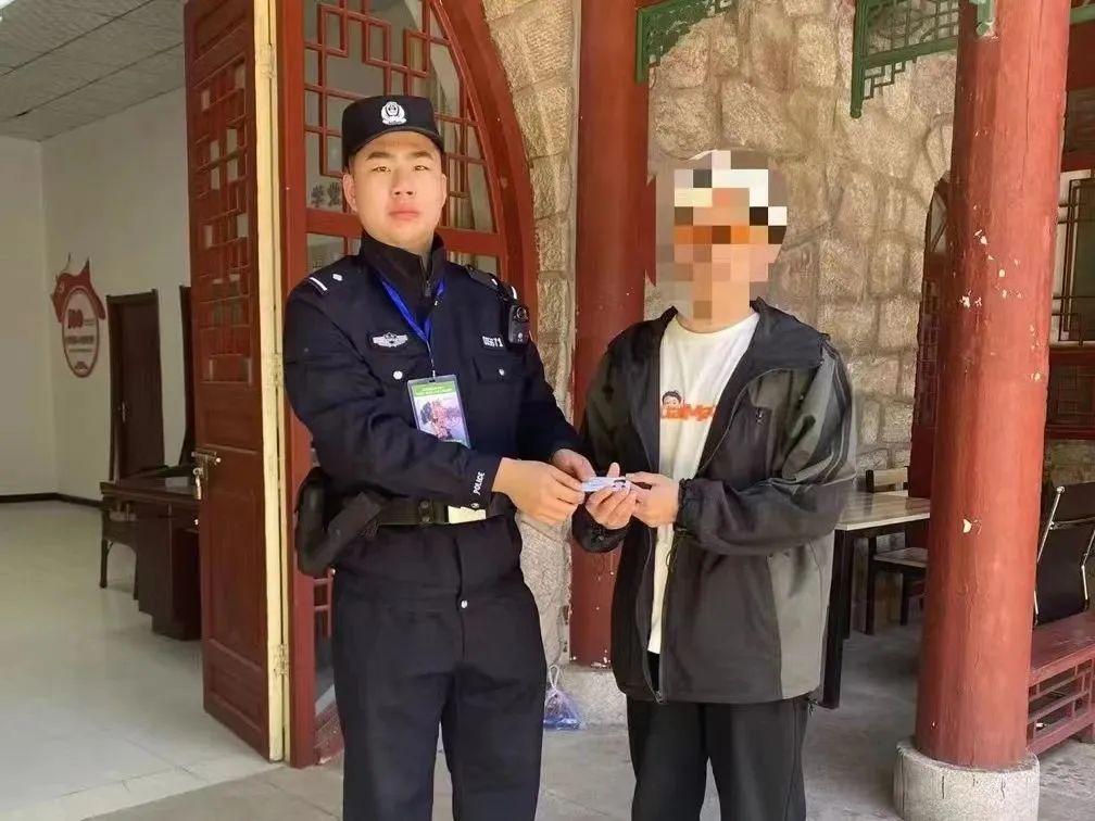 【节日我在岗】西岳最美“警”色 暖心警事在华山景区持续上演(图9) 【节日我在岗】西岳最美“警”色 暖心警事在华山景区持续上演(图9)
