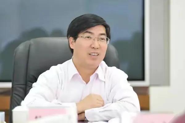 5月12日深夜,广东省“巨虎”落马,知法犯法,罪加一等(图11) 5月12日深夜,广东省“巨虎”落马,知法犯法,罪加一等(图11)